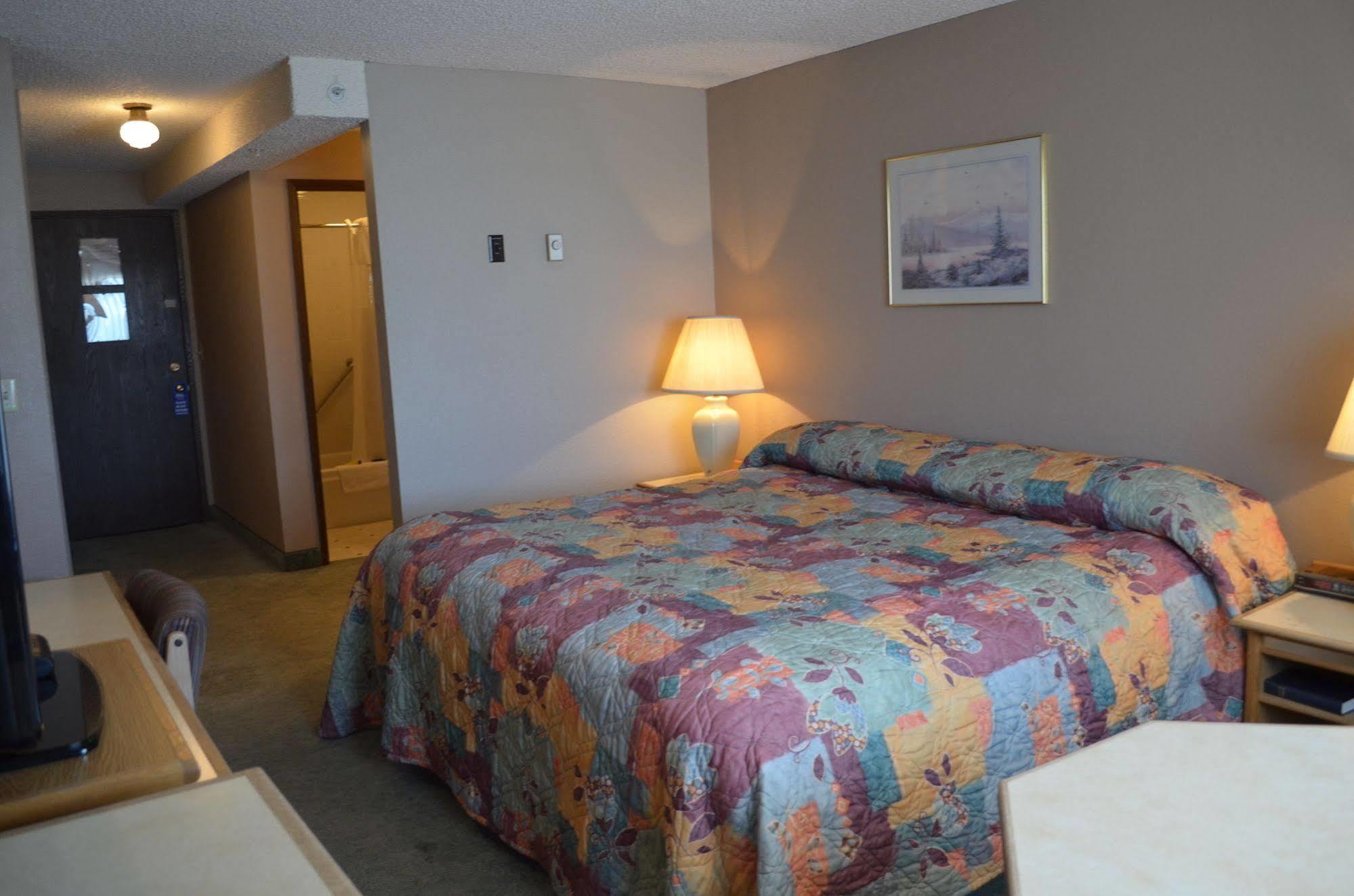 Nampa Inn & Suites Esterno foto